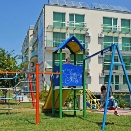 клара בורגאס